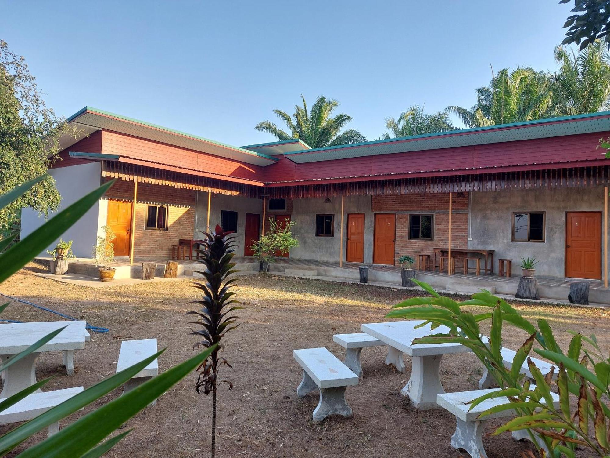 Yoga Homestay Seka Екстер'єр фото
