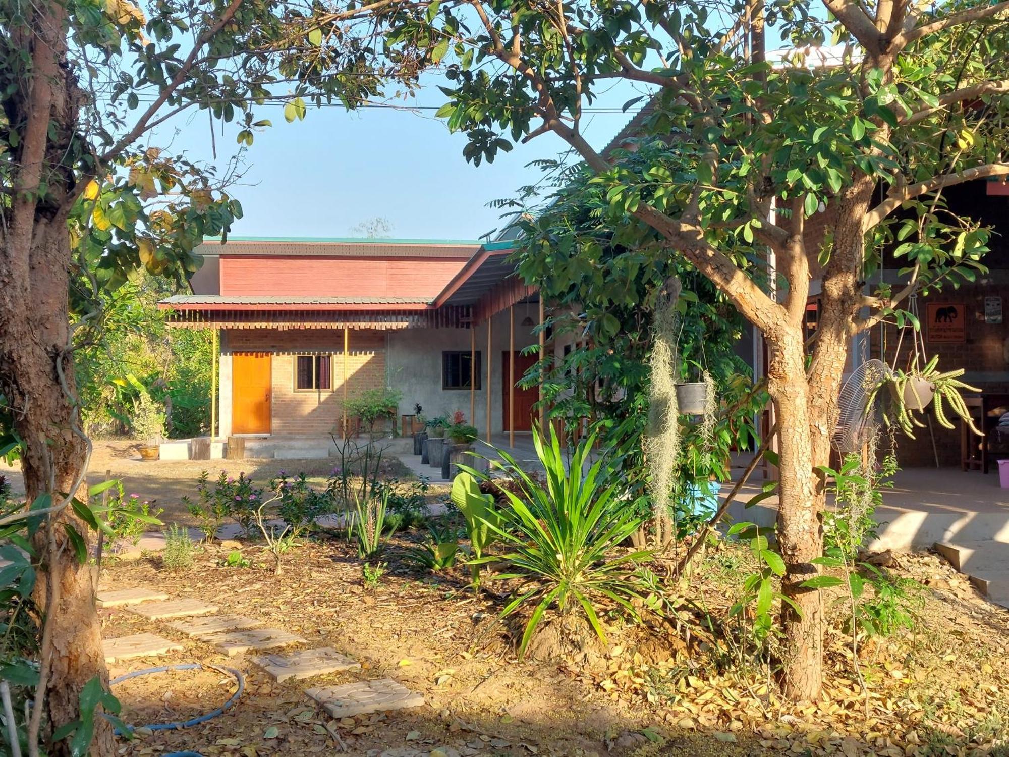 Yoga Homestay Seka Екстер'єр фото
